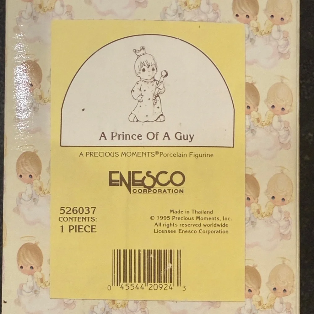 Precious Moments Royal Pair with Gold Crowns - Picture 4 of 8